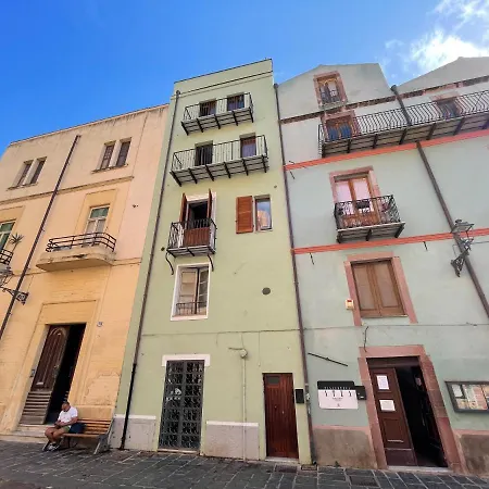 Large Stunning Studio Location * Bosa